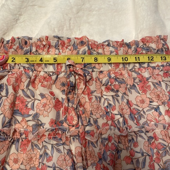 Kendall & Kylie lined dress short, looks like a skirt when worn. Size large - Picture 3 of 5